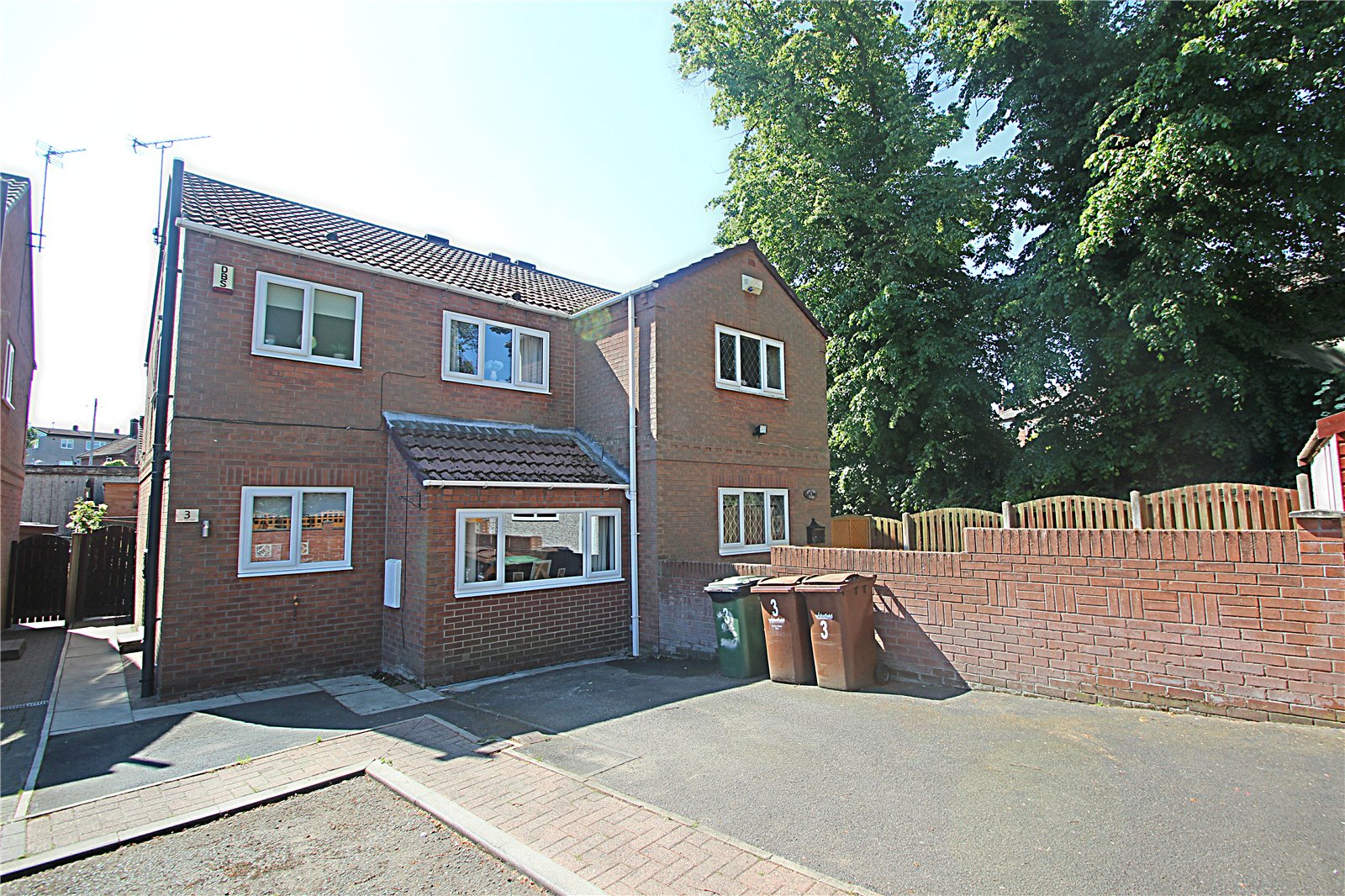 Whitegates Hemsworth 3 bedroom House SSTC in Lime Tree Court, Hemsworth