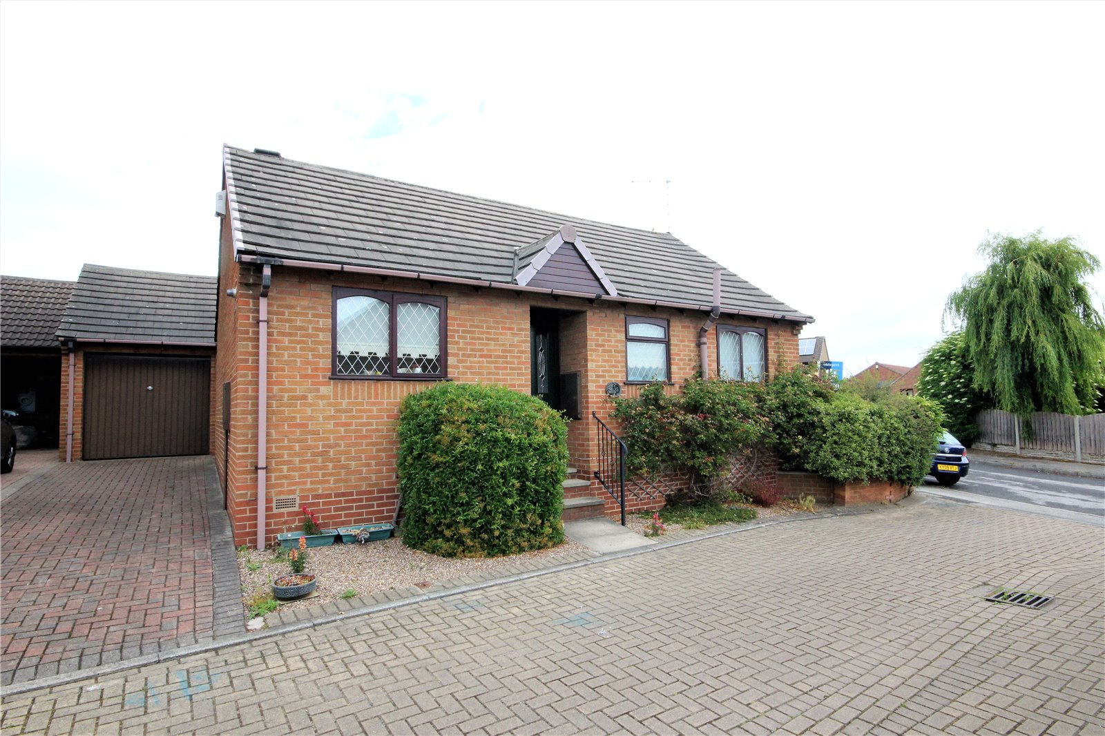 Whitegates Barnsley 2 bedroom Bungalow SSTC in Ivy Farm Close, Carlton, Barnsley