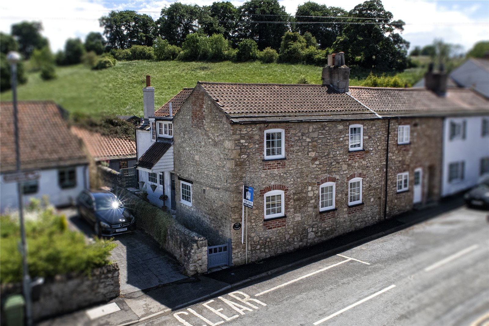 Whitegates Pontefract 3 bedroom Cottage SSTC in Wentbridge, Pontefract