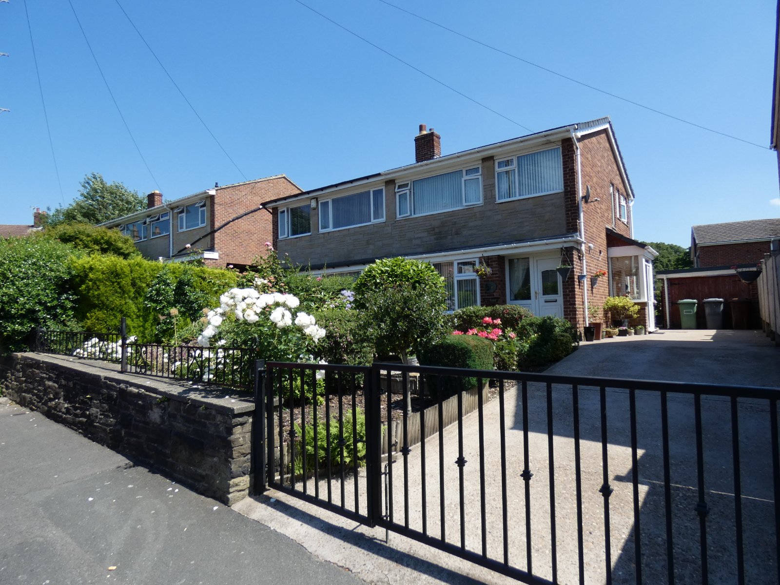 Whitegates Cleckheaton 3 bedroom House SSTC in Hill Street, Cleckheaton