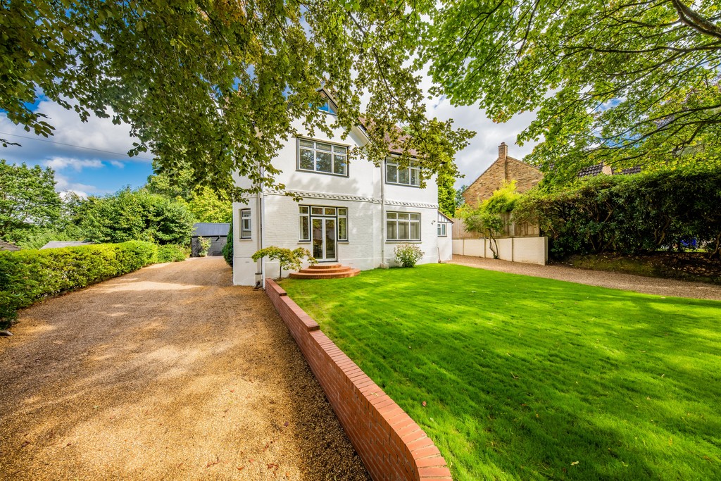 Heatherdale Road, Camberley Martin & Co