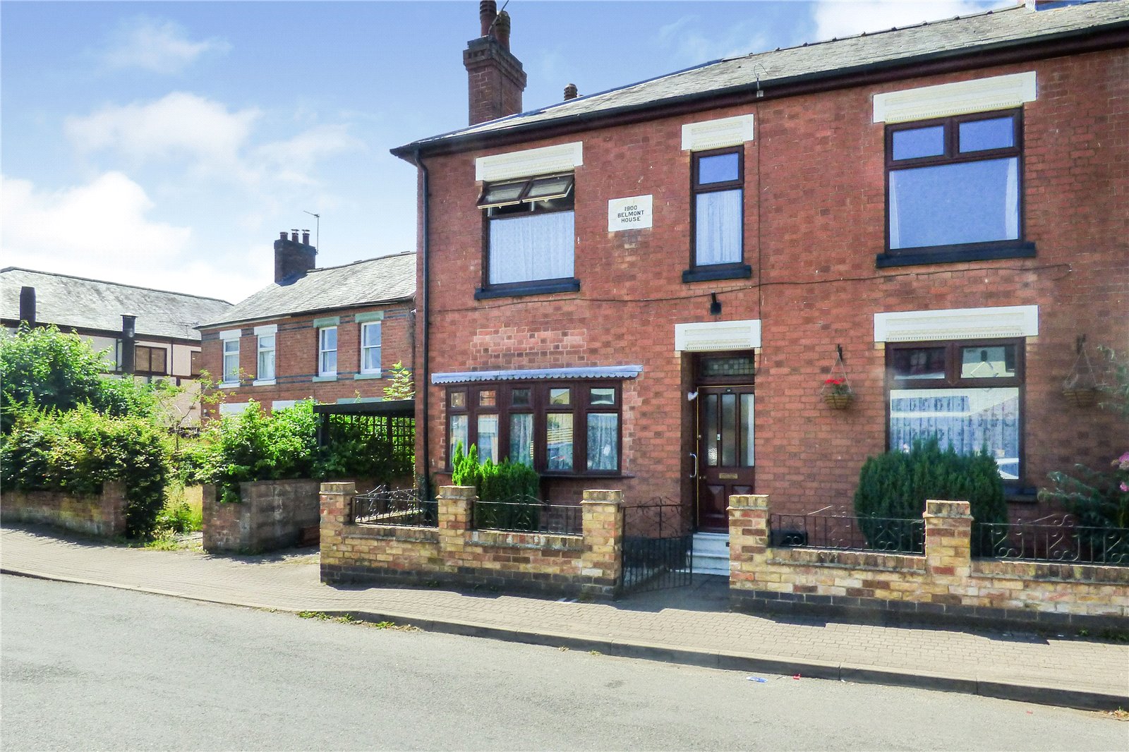 Whitegates Broughton Astley 3 bedroom House For Sale in Main Street