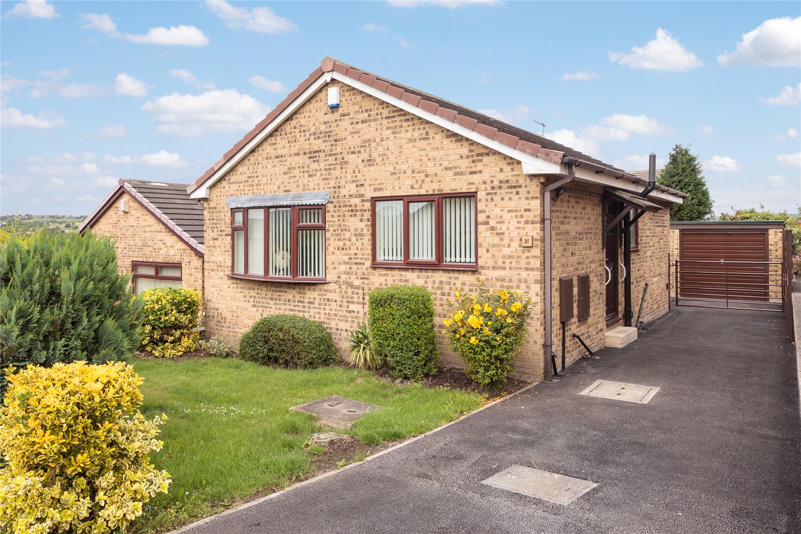 Whitegates Dewsbury 2 bedroom Bungalow SSTC in Well Lane, Dewsbury