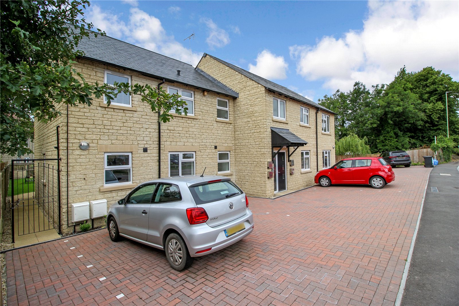 CJ Hole Cirencester 2 bedroom Flat For Sale in Oaken Court, Cricklade