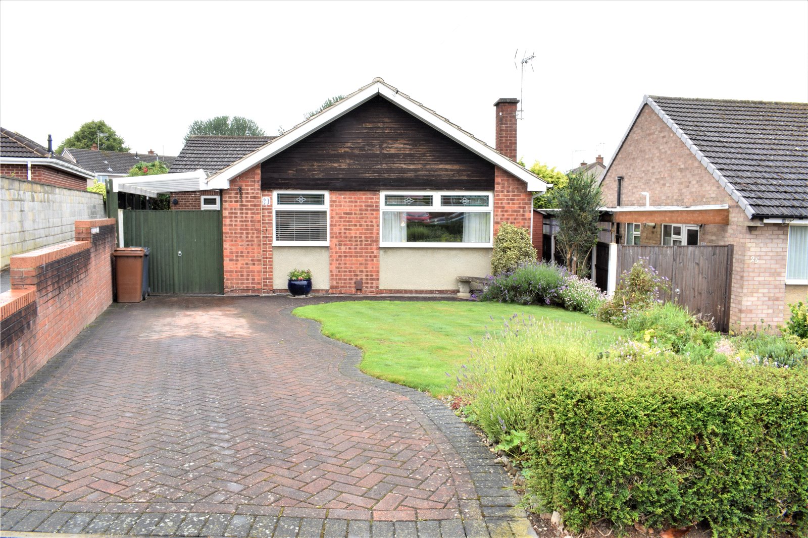 Whitegates Ilkeston 3 bedroom Bungalow SSTC in Dumbles Close, Kirk