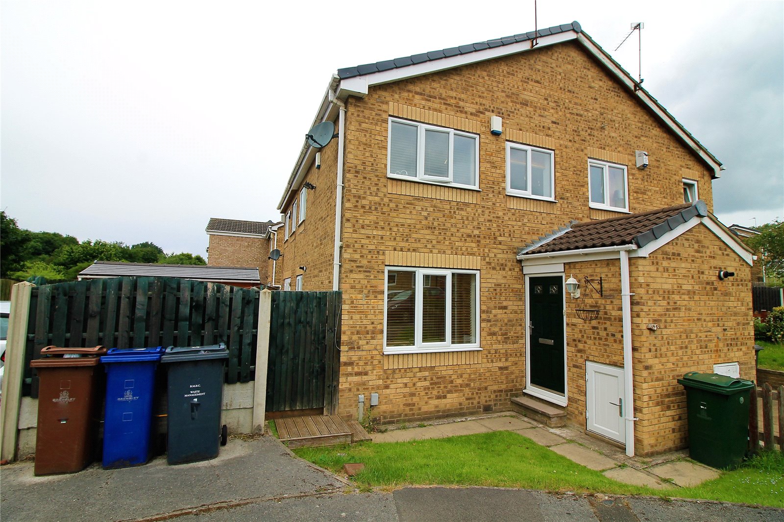 Whitegates Barnsley 2 bedroom House For Sale in Bude Court, Monk Bretton