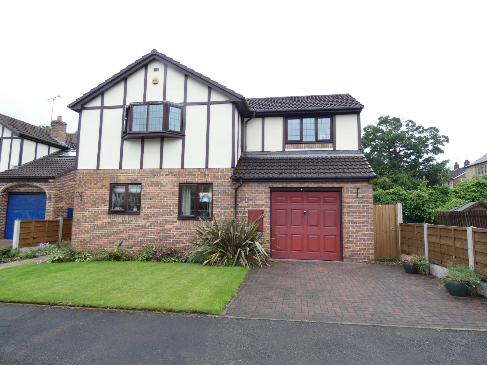 Whitegates Cleckheaton 3 bedroom House SSTC in Knowler Way, Liversedge