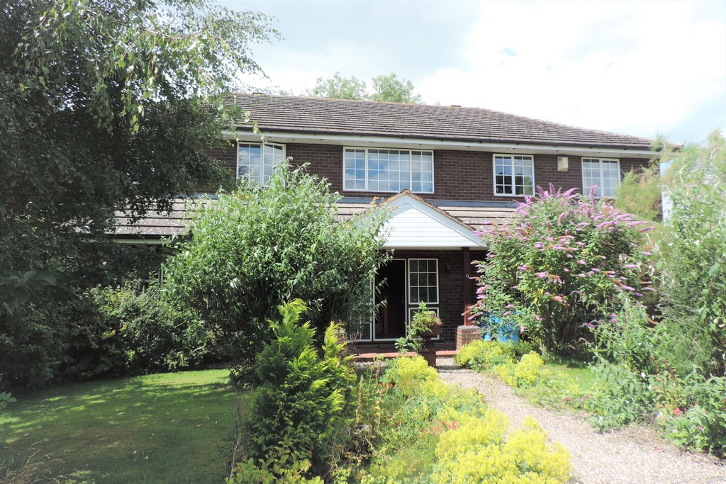 Firtree Close , Coppenhall Martin & Co