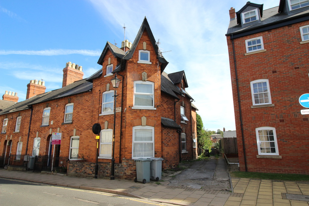 Martin & Co Grantham 5 bedroom House Share Let in Castlegate, Grantham