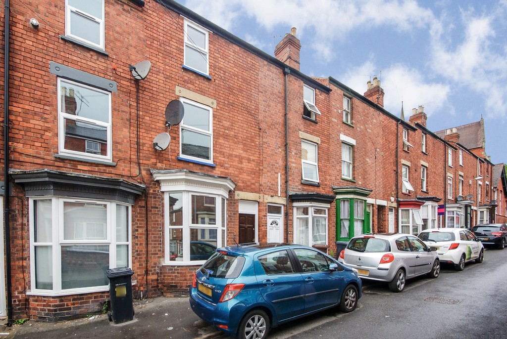 Martin & Co Lincoln 3 bedroom Terraced House SSTC in Cromwell Street