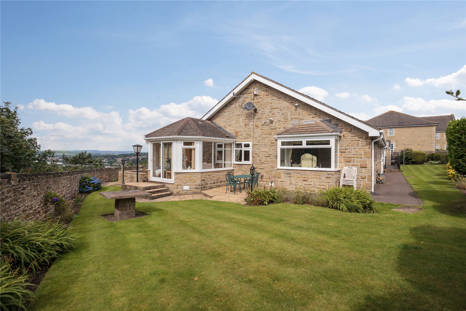 Whitegates Dewsbury 4 bedroom Bungalow SSTC in Old Bank Road, Earlsheaton, Dewsbury