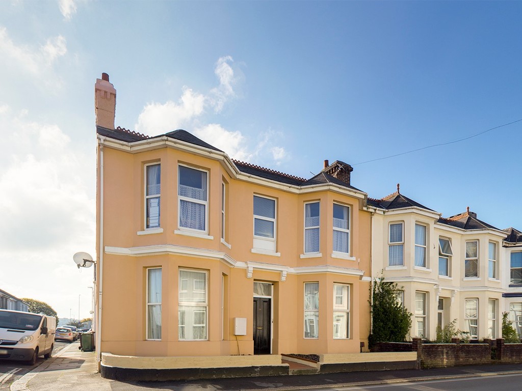 Martin & Co Plymouth 2 bedroom Ground Floor Flat For Sale in Grenville