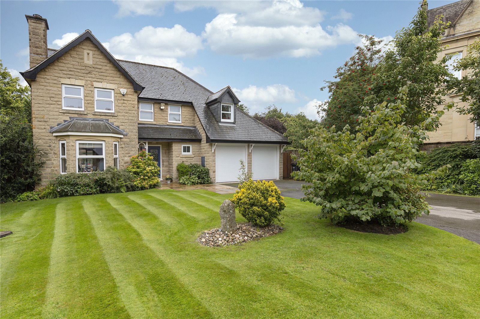 Whitegates Halifax 4 bedroom House SSTC in Greenroyd Close, Skircoat