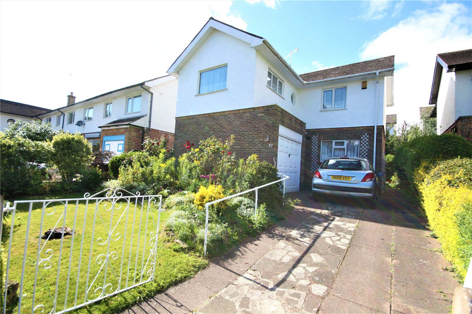 Whitegates Nottingham Sherwood 3 bedroom House SSTC in Elmswood Gardens