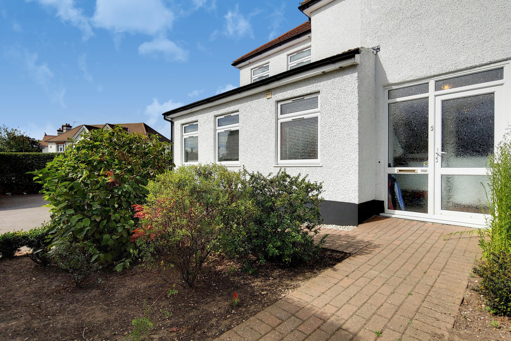 Martin & Co Crystal Palace 6 bedroom SemiDetached House SSTC in Green