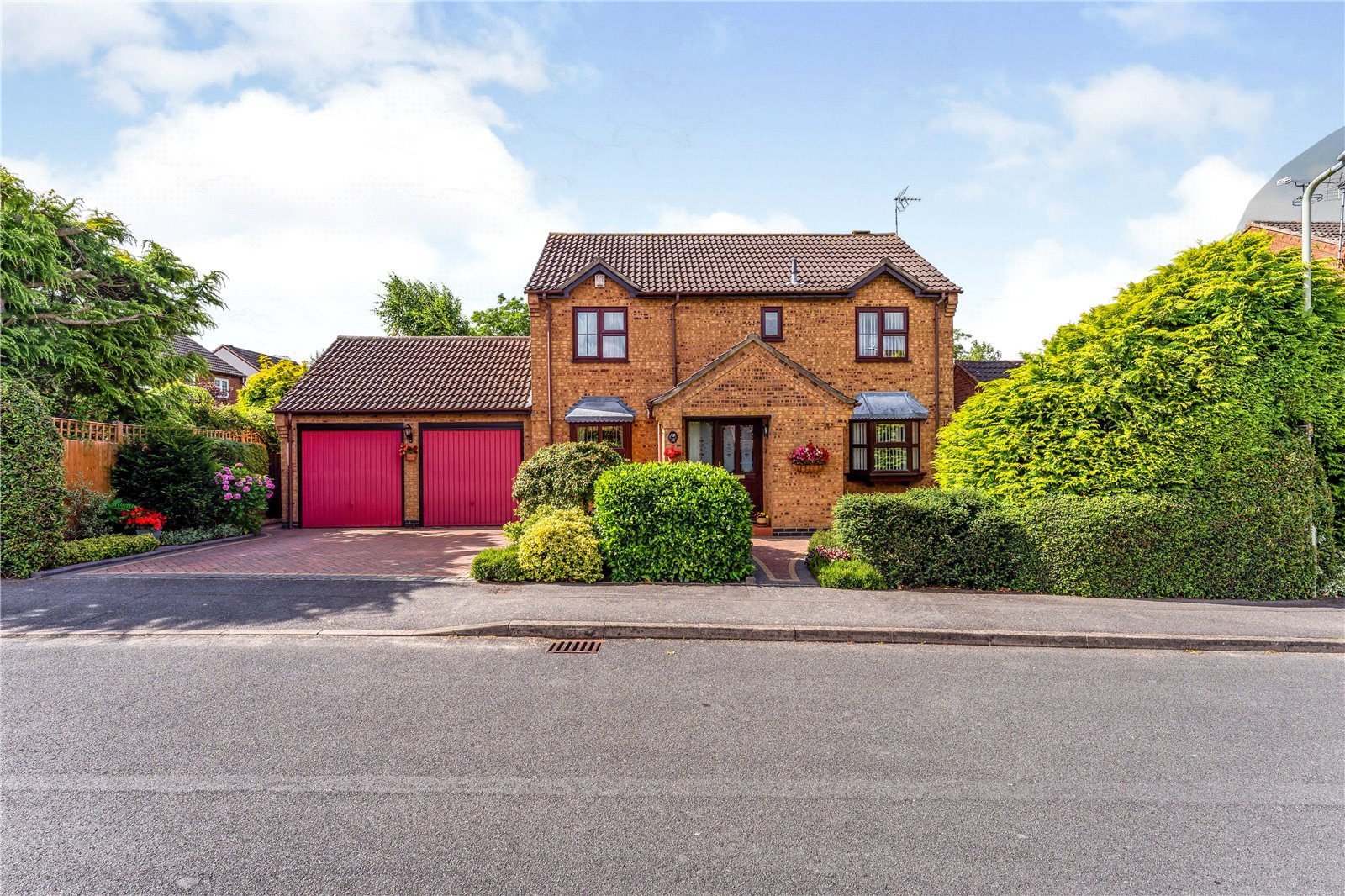 Whitegates Broughton Astley 4 Bedroom House Sstc In Kirtley Way