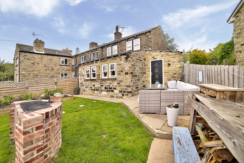 Martin & Co Huddersfield 3 bedroom Cottage SSTC in Far Bank, Shelley