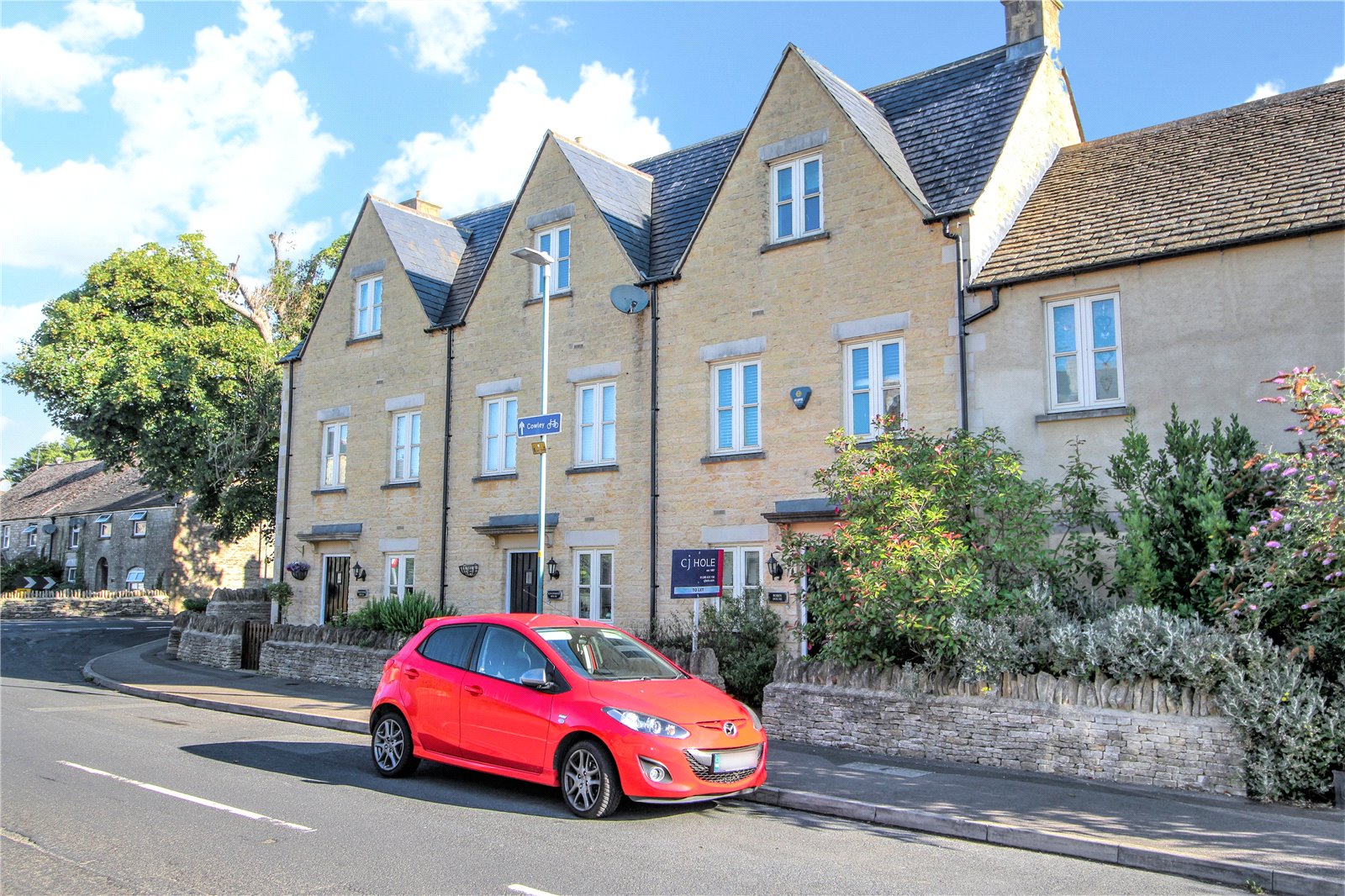 CJ Hole Cirencester 3 bedroom House Let Agreed in Birdlip, Gloucester