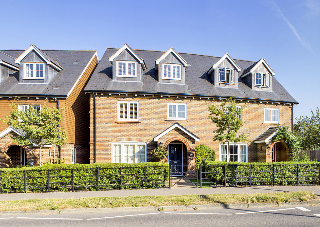Martin & Co Horsham 4 bedroom SemiDetached House SSTC in Blackbridge