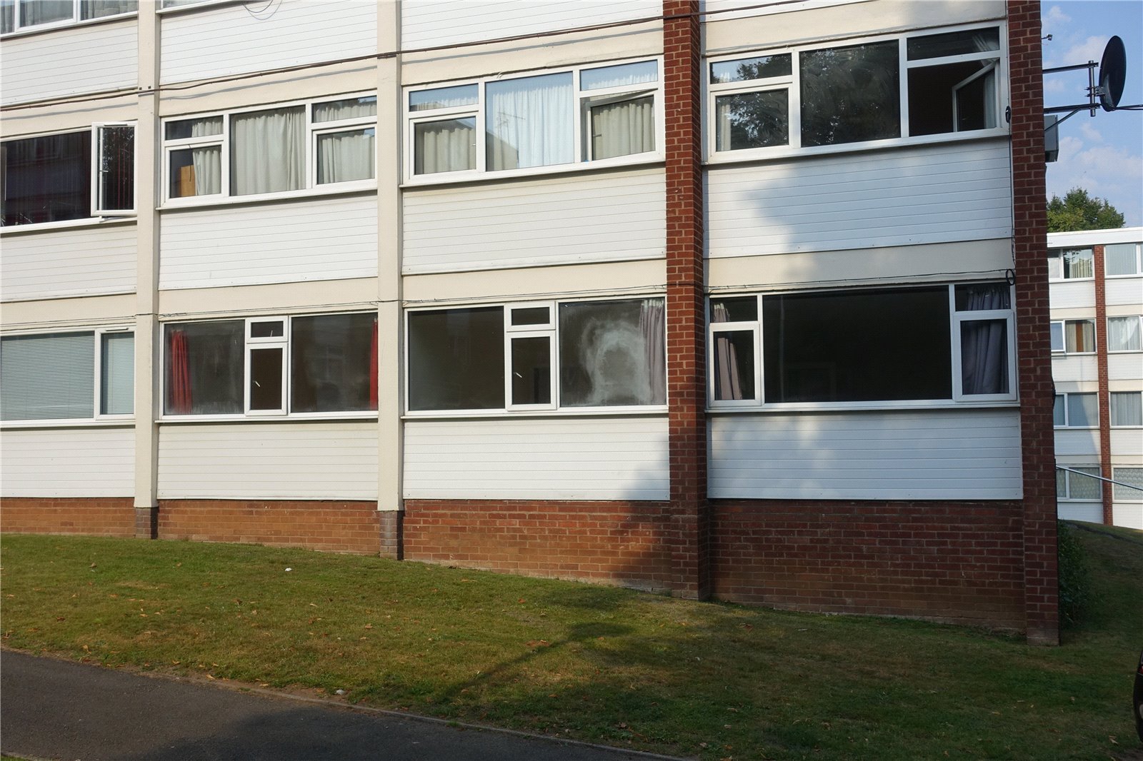 Whitegates Coventry 2 bedroom Flat For Sale in Abbey Court, Abbey Road