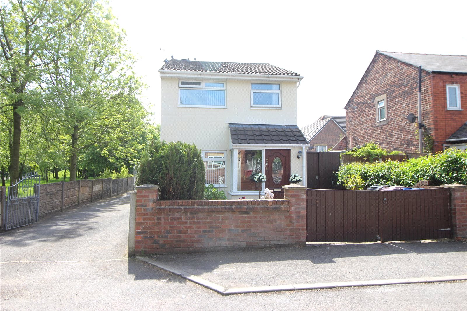 Whitegates Huyton 3 bedroom House For Sale in West View Avenue