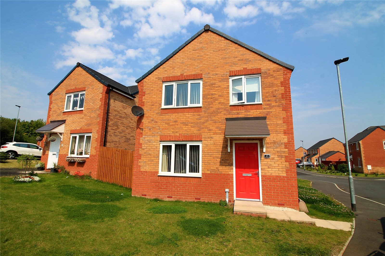 Whitegates Barnsley 4 bedroom House For Sale in Ellwood, Lundwood