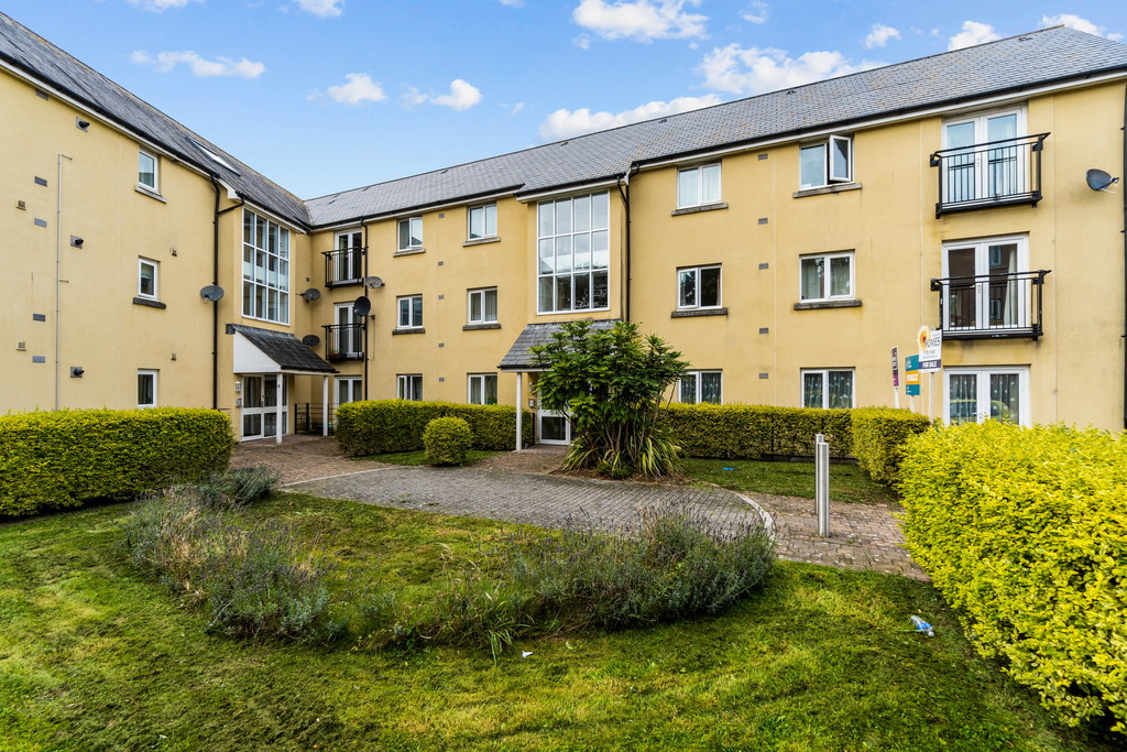 Martin & Co Plymouth 2 bedroom Apartment Let in Tovey Crescent, Manadon