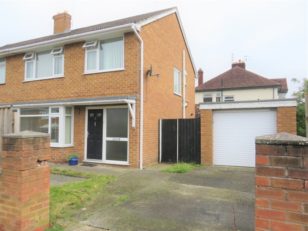 Martin & Co Wirral Bebington 3 bedroom SemiDetached House SSTC in
