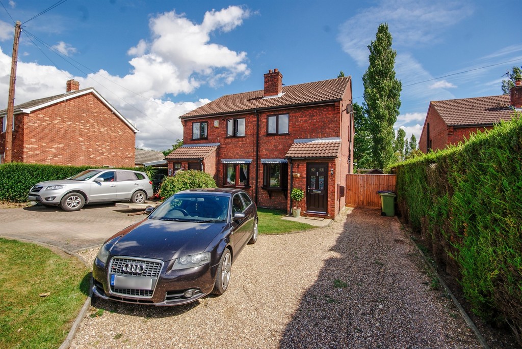 Martin & Co Lincoln 2 bedroom SemiDetached House Let in Saxilby Road