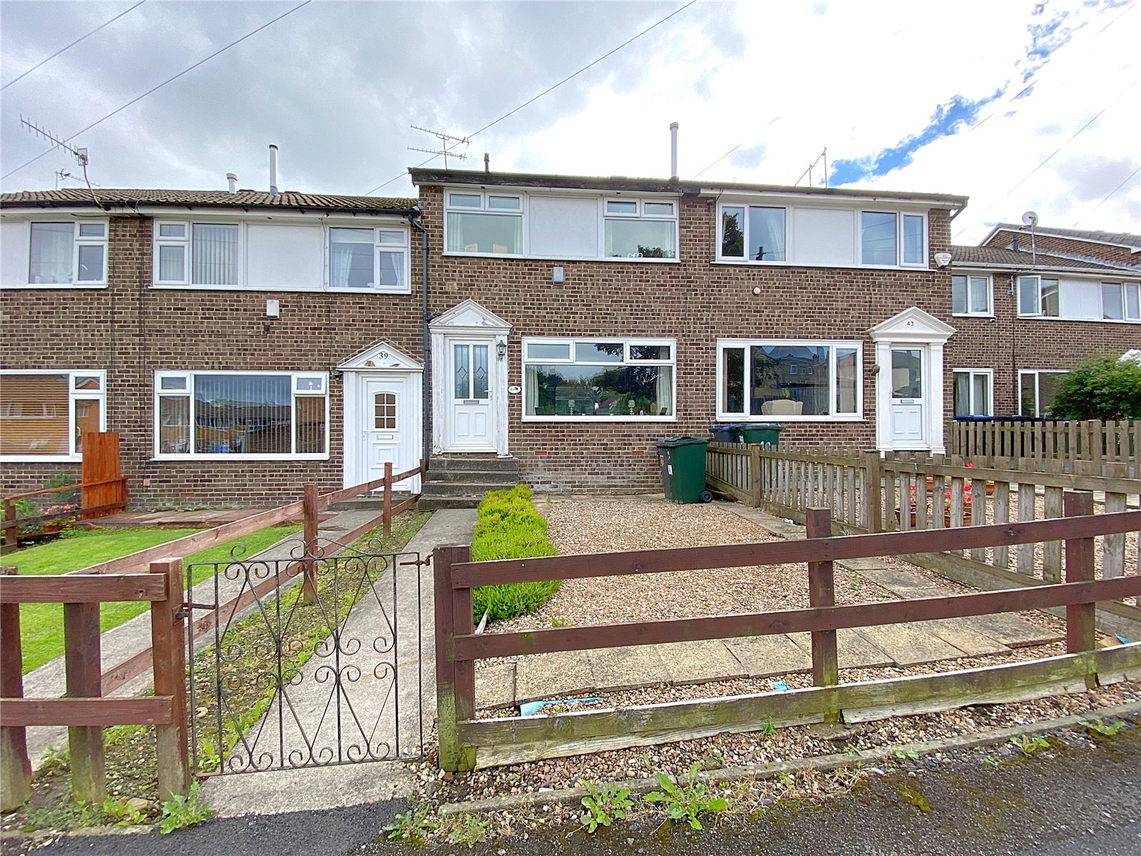 Whitegates Bradford 3 bedroom House SSTC in Peveril Mount, Bradford