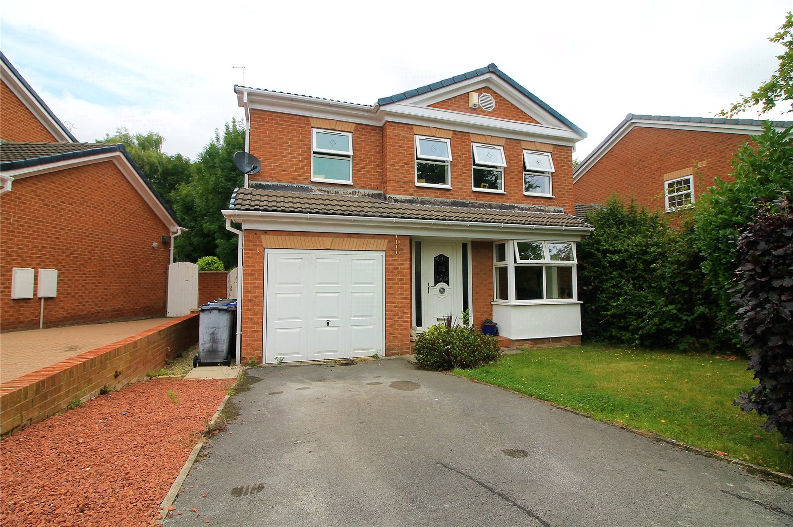 Whitegates Barnsley 4 bedroom House SSTC in Bark Meadows, Dodworth