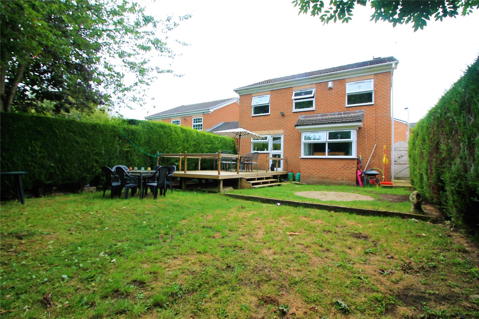 Whitegates Barnsley 4 bedroom House SSTC in Bark Meadows, Dodworth