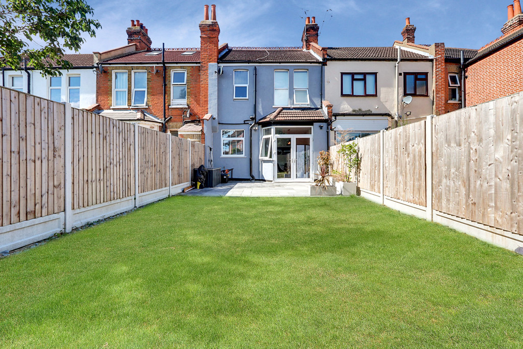 Martin & Co SouthendonSea 3 bedroom Terraced House Let in Bournemouth