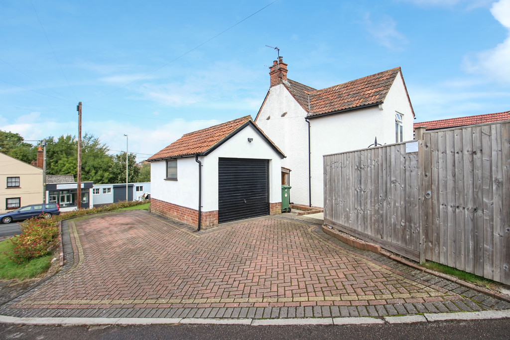 Martin & Co Westbury 4 bedroom Detached House For Sale in Westbury