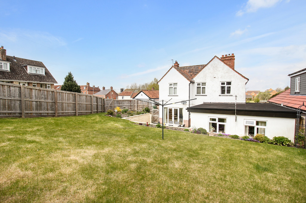 Martin And Co Westbury 4 Bedroom Detached House For Sale In Westbury