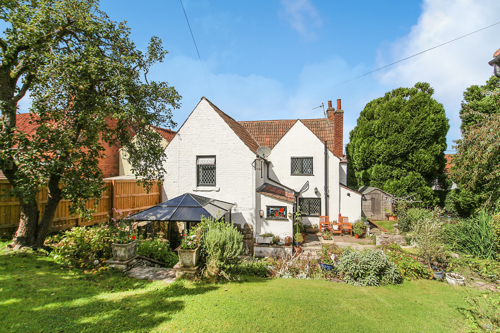 Martin & Co Westbury 5 bedroom Detached House For Sale in Westbury