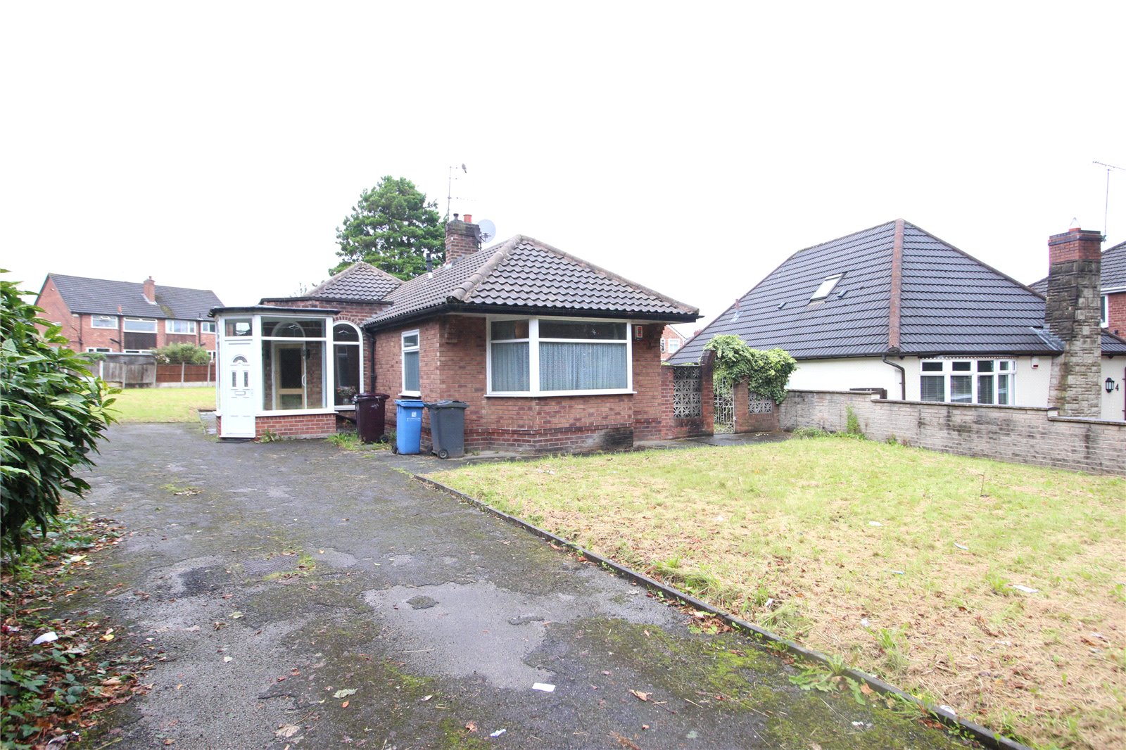 Whitegates Huyton 3 bedroom Bungalow SSTC in Archway Road, Liverpool