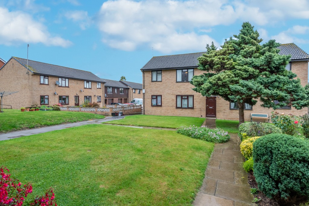 Martin & Co Yeovil 1 bedroom Flat SSTC in Kiddles, Yeovil