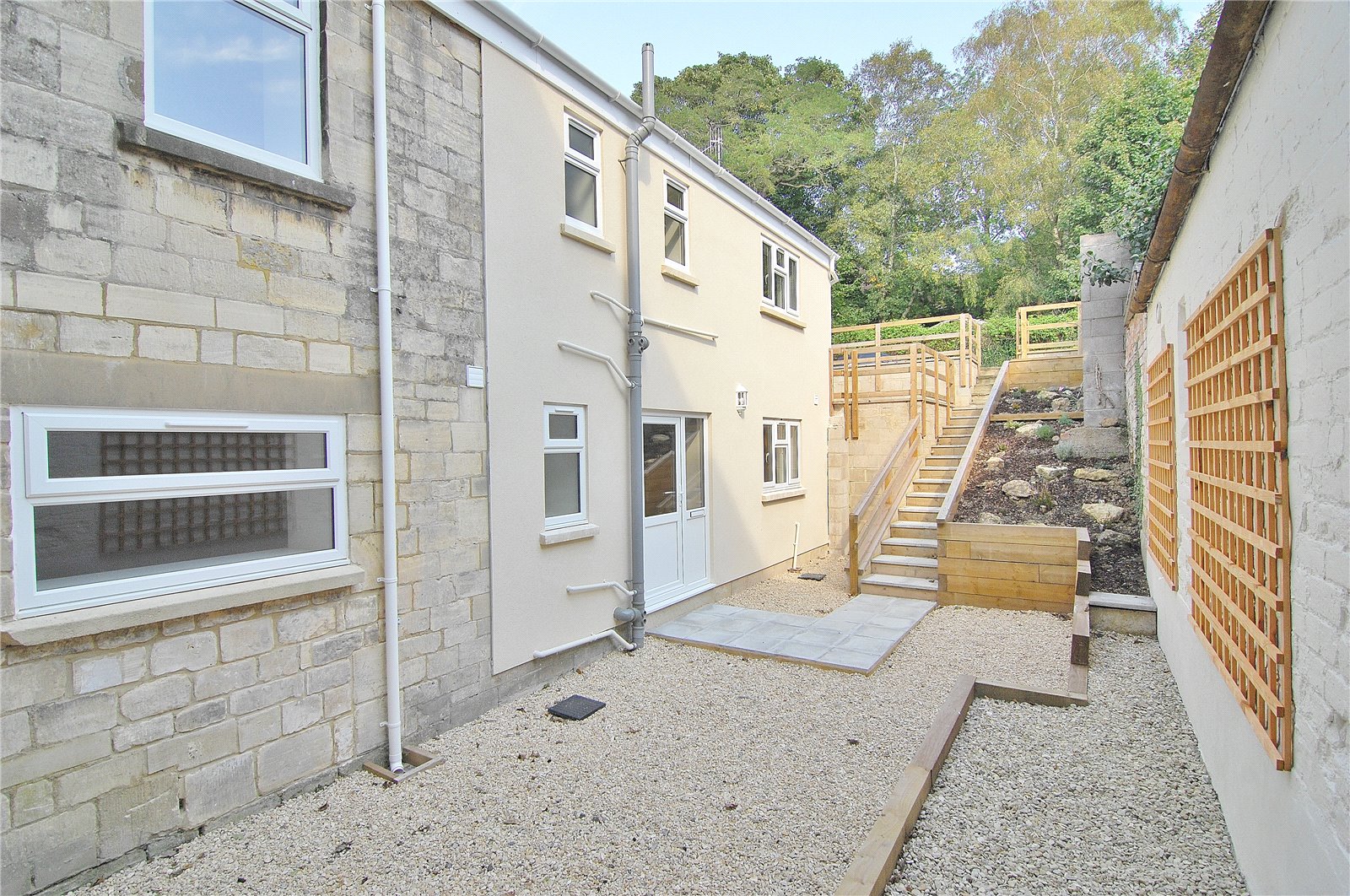 Parkers Stroud 1 bedroom Flat SSTC in Whitehall, Stroud, Gloucestershire