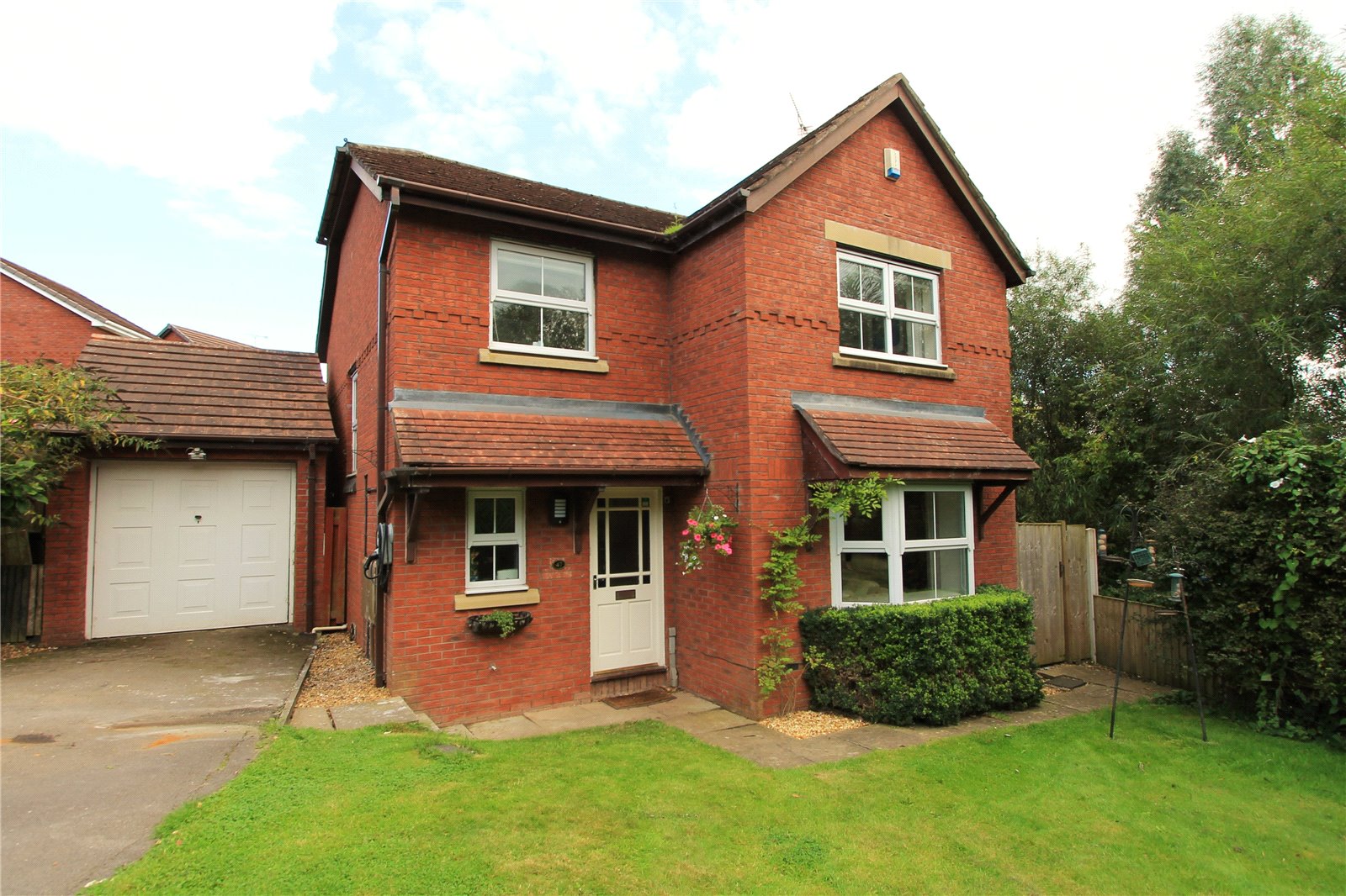 Whitegates Crewe 4 bedroom House SSTC in Langdale Road, Wistaston, Crewe