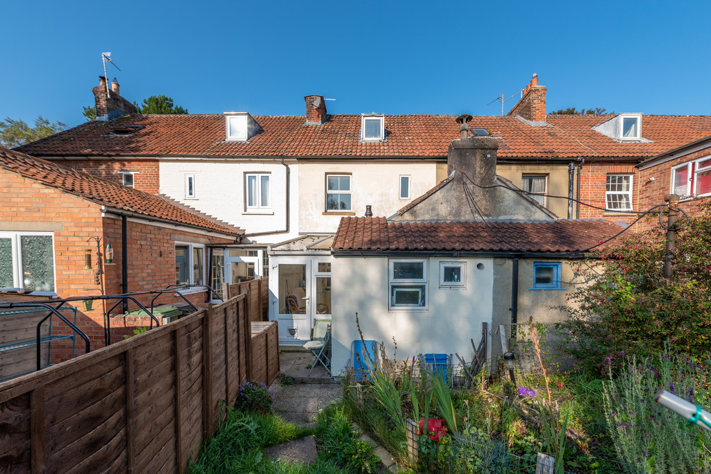Martin & Co Yeovil 3 bedroom Terraced House Let in Mudford Road, Yeovil