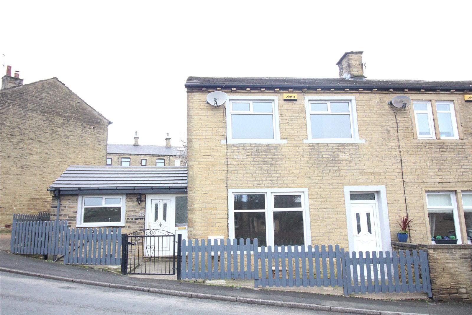 Whitegates Huddersfield 2 bedroom House For Sale in Tofts Grove