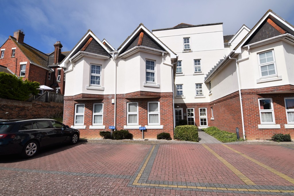 Martin & Co Weymouth 2 bedroom Ground Floor Flat SSTC in Carlton Road