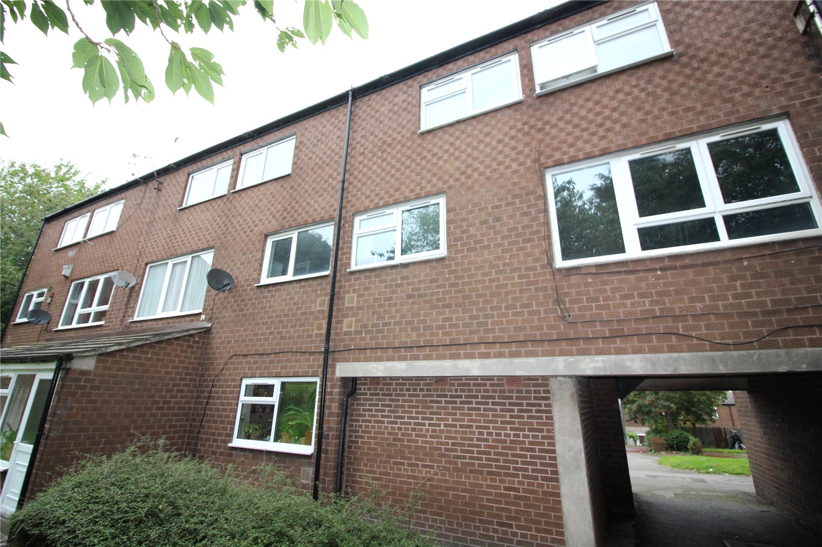 Whitegates Bramley 3 bedroom SSTC in Snowden Vale, Leeds