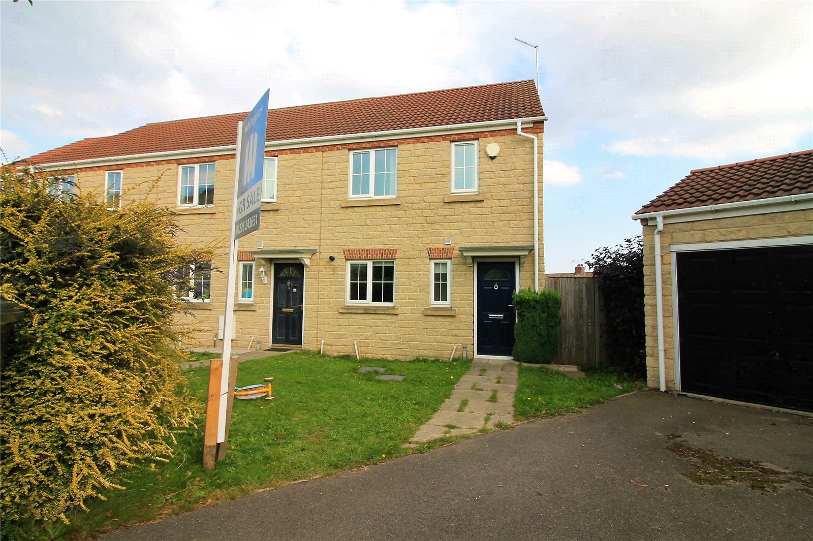 Whitegates Barnsley 3 bedroom House SSTC in Blackthorne Court, Kendray