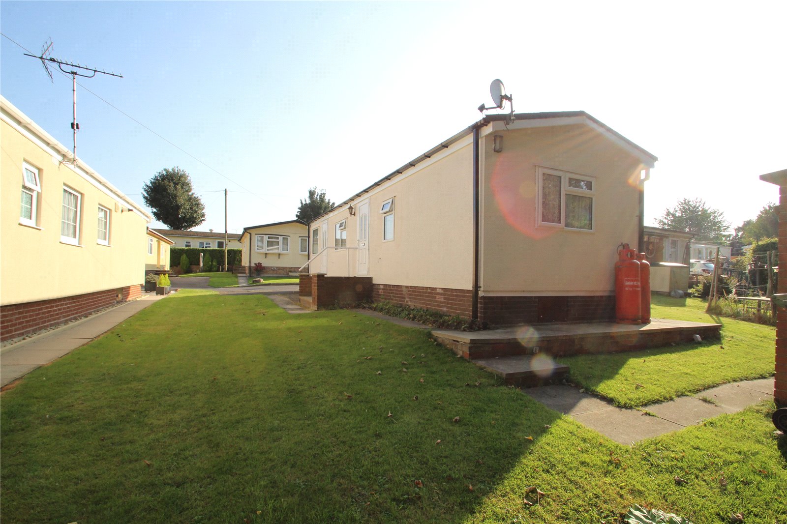 Whitegates Pontefract 2 bedroom House For Sale in West Park Homes