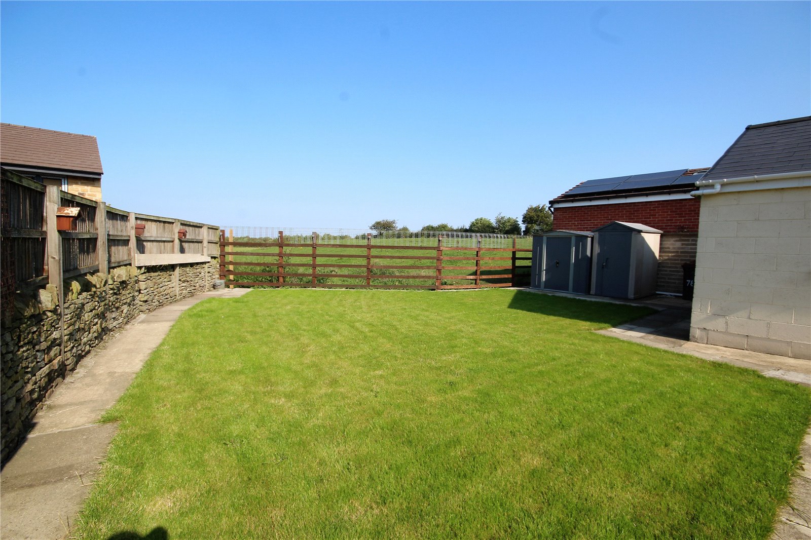 Whitegates Barnsley 4 bedroom House SSTC in Hoyland Road, Hoyland