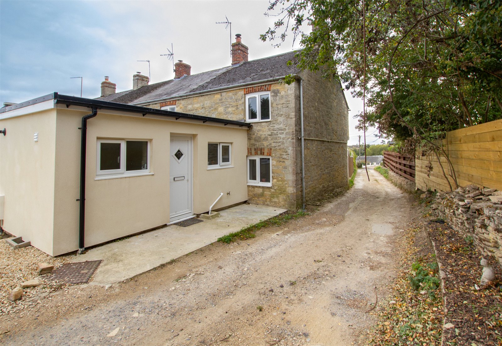 Parkers Witney 2 bedroom Cottage SSTC in Crawley Road, Witney, Oxfordshire