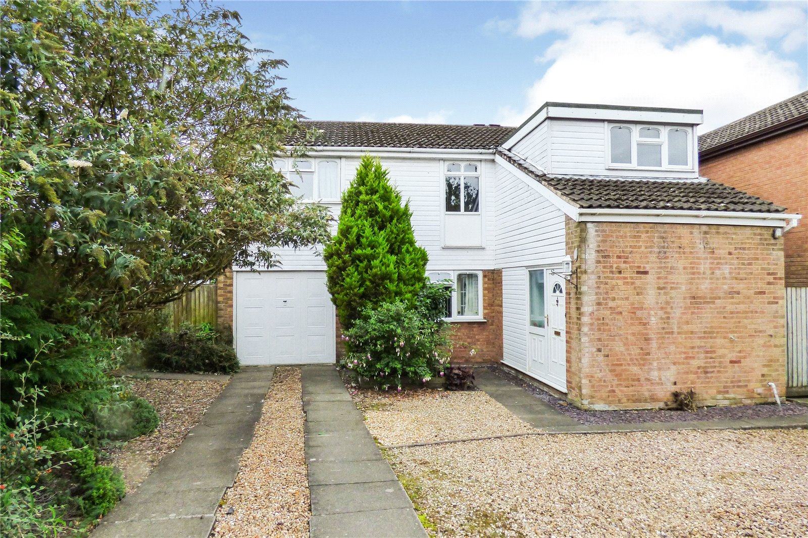 Whitegates Broughton Astley 4 bedroom House SSTC in Kite Close