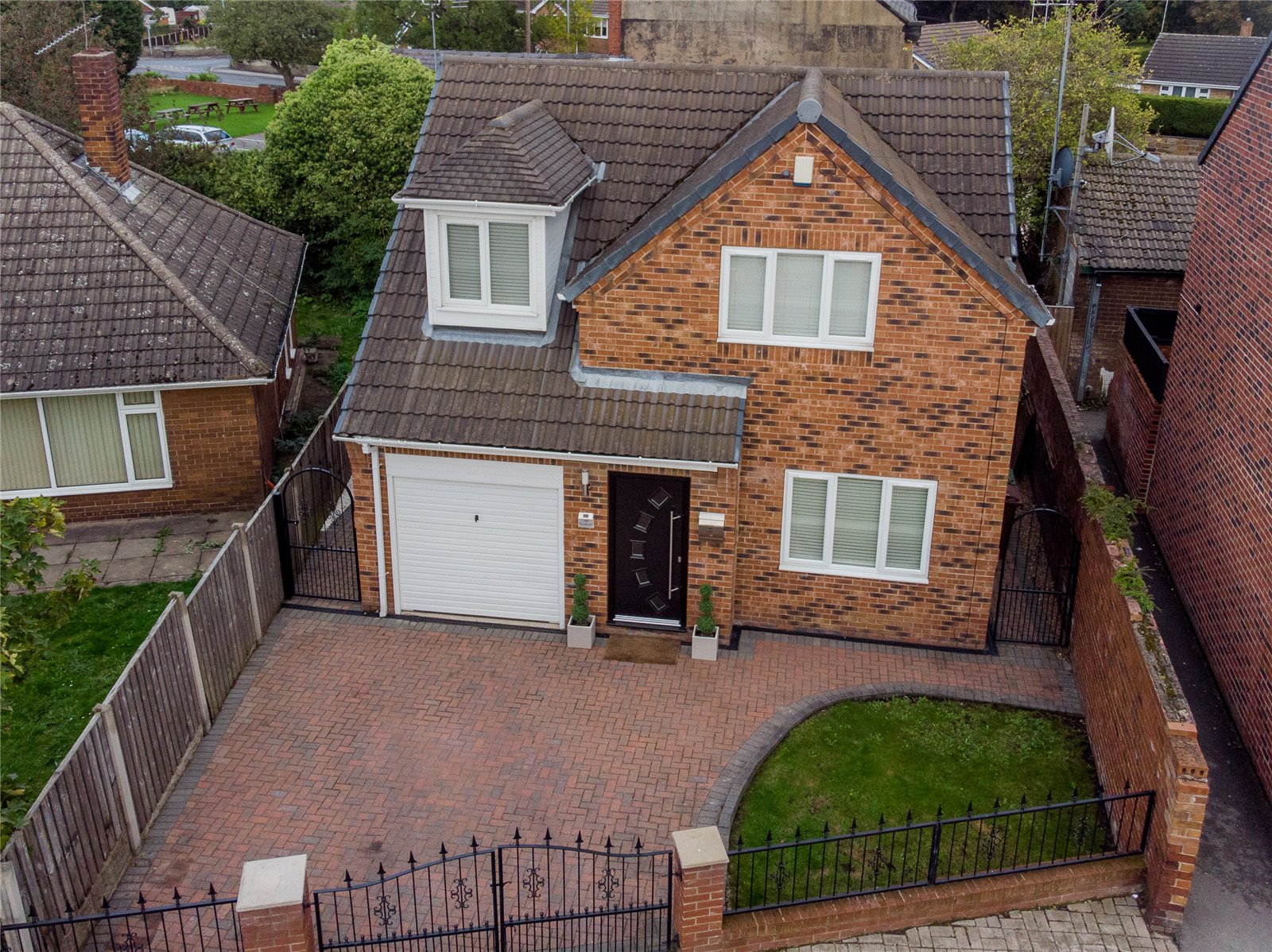 Whitegates Hemsworth 3 bedroom House For Sale in Vicarage Close, South